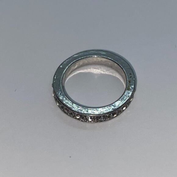 Silver-Tone Clear Rhinestone Band Style Ring Women's Size 6.5 - Picture 6 of 7